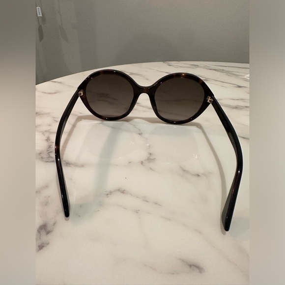 Gucci Sunglasses - Picture 4 of 4